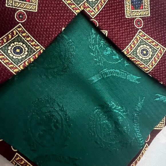 Tommy Hilfiger Vintage Lion Crest Geometric Print Silk Tie - Picture 7 of 13